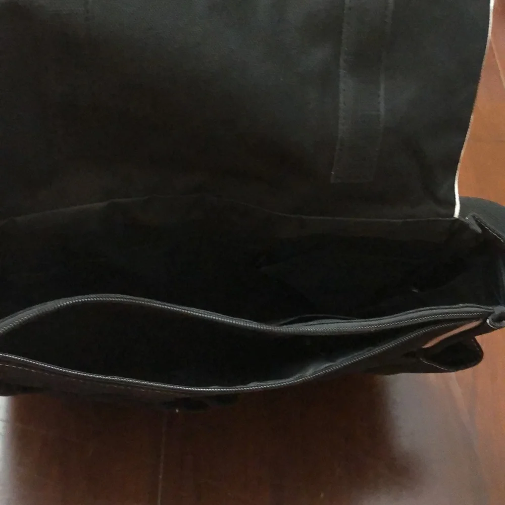 Skip Hop Messenger Bag black